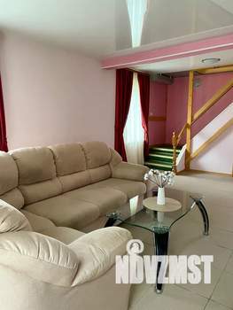 Дом 180м², 3-этажный, посуточно,