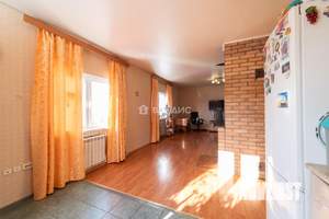 Дом 290м², 4-этажный, участок 13 сот.