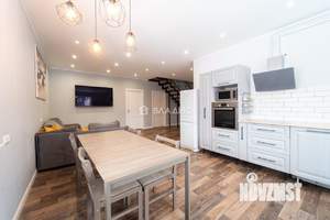 Дом 233м², 3-этажный, участок 10 сот.