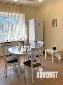 Дом 357м&sup2;, 3-этажный, посуточно, 