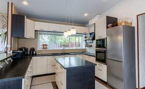 Дом 350м², 2-этажный, участок 10 сот.  