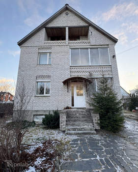 Дом 259м&sup2;, 2-этажный, участок 8 сот.  