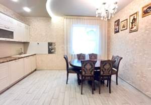 Дом 240м², 2-этажный, участок 8 сот.  