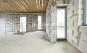 Дом 176м&sup2;, 3-этажный, участок 6 сот.  