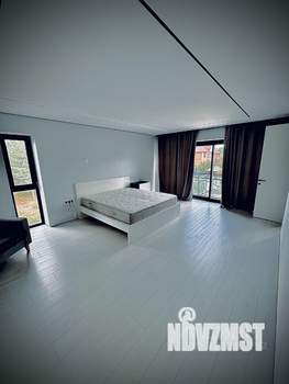 Коттедж 255м&sup2;, 3-этажный, участок 7 сот.  