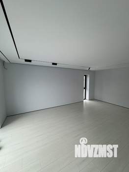 Коттедж 255м&sup2;, 3-этажный, участок 7 сот.  