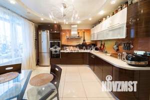 Дом 251м², 2-этажный, участок 12 сот.  