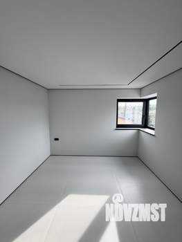 Коттедж 255м&sup2;, 3-этажный, участок 7 сот.  