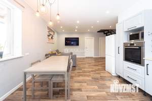 Дом 233м², 3-этажный, участок 10 сот.  