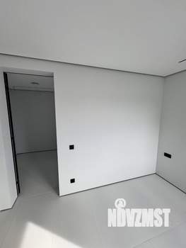 Коттедж 255м&sup2;, 3-этажный, участок 7 сот.  