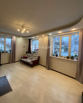 Дом 324м², 3-этажный, участок 8 сот.  
