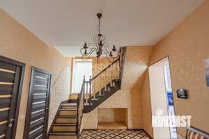 Дом 350м², 2-этажный, участок 10 сот.  