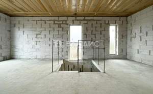 Дом 176м&sup2;, 3-этажный, участок 6 сот.  