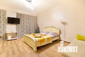 Студия квартира, посуточно, 32м2, 8/19 этаж