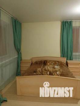 Студия квартира, посуточно, 40м2, 1/5 этаж