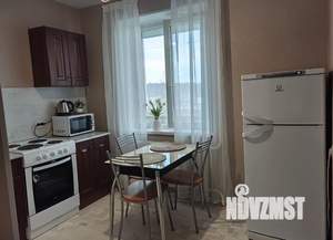 1-к квартира, посуточно, 37м2, 4/10 этаж