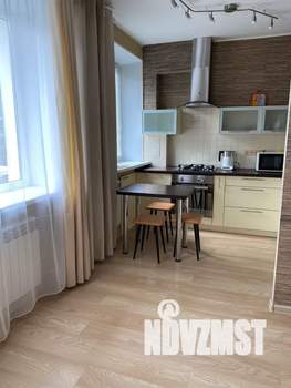 Студия квартира, посуточно, 38м2, 1/5 этаж