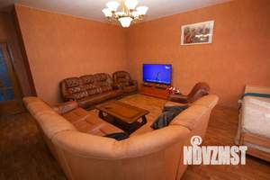 4-к квартира, посуточно, 130м2, 2/3 этаж