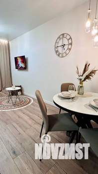 Студия квартира, посуточно, 32м2, 1/3 этаж