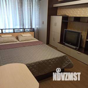 1-к квартира, посуточно, 39м2, 1/10 этаж