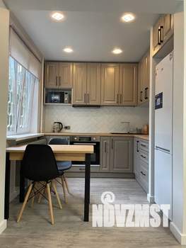 Студия квартира, посуточно, 30м2, 1/5 этаж