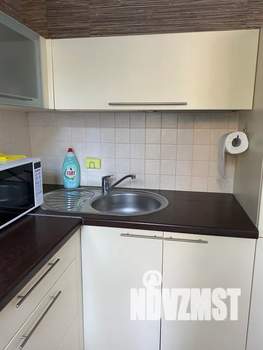 Студия квартира, посуточно, 38м2, 1/5 этаж