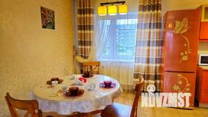 1-к квартира, посуточно, 61м2, 3/7 этаж