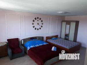 Студия квартира, посуточно, 38м2, 1/15 этаж