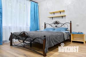 Студия квартира, посуточно, 32м2, 1/5 этаж