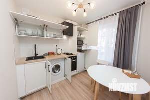 Студия квартира, посуточно, 30м2, 1/5 этаж