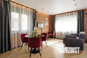 Студия квартира, посуточно, 32м2, 1/5 этаж