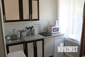 2-к квартира, посуточно, 40м2, 1/5 этаж