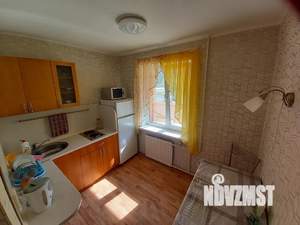 Студия квартира, посуточно, 38м2, 1/9 этаж