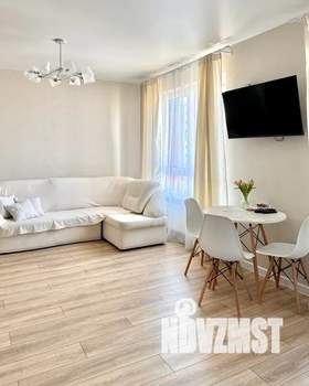 Студия квартира, посуточно, 40м2, 21/24 этаж