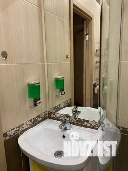 Студия квартира, посуточно, 38м2, 1/5 этаж