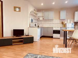 Студия квартира, посуточно, 40м2, 3/5 этаж