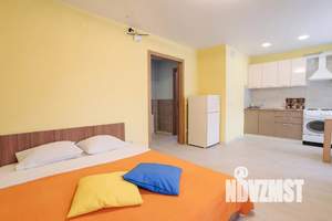 Студия квартира, посуточно, 36м2, 1/9 этаж