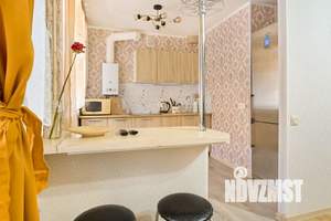 Студия квартира, посуточно, 36м2, 1/5 этаж