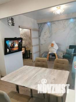 Студия квартира, посуточно, 40м2, 1/4 этаж