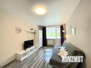 1-к квартира, посуточно, 36м2, 3/9 этаж