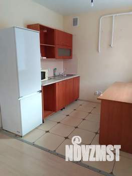 Студия квартира, посуточно, 40м2, 1/5 этаж