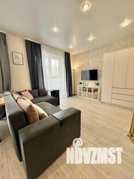 Студия квартира, посуточно, 35м2, 1/5 этаж