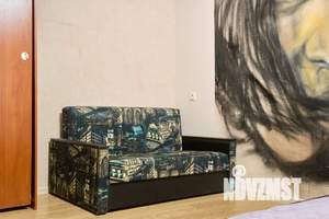 Студия квартира, посуточно, 36м2, 1/5 этаж