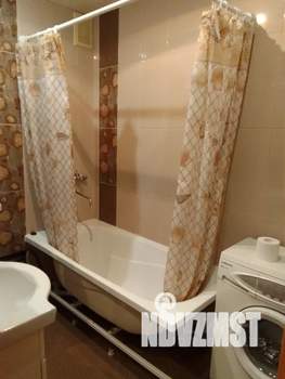 Студия квартира, посуточно, 40м2, 1/5 этаж