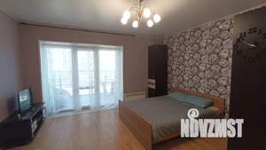 Студия квартира, посуточно, 32м2, 1/3 этаж