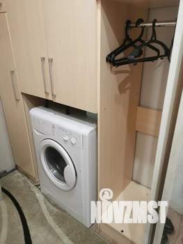 Студия квартира, посуточно, 40м2, 1/4 этаж