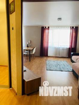 Студия квартира, посуточно, 40м2, 3/5 этаж