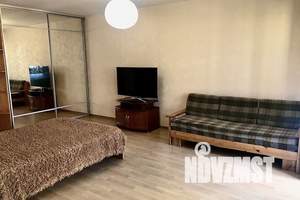 1-к квартира, посуточно, 35м2, 3/10 этаж