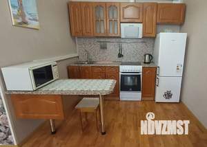 Студия квартира, посуточно, 32м2, 1/3 этаж