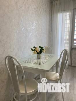 1-к квартира, посуточно, 42м2, 3/22 этаж